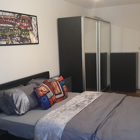 Double Room With Shared Bathroom London Kültér fotó