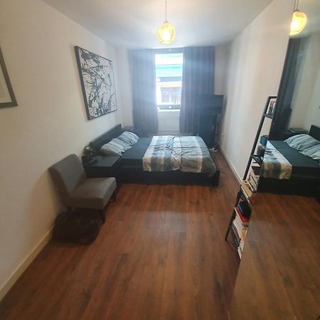 Double Room With Shared Bathroom London Kültér fotó