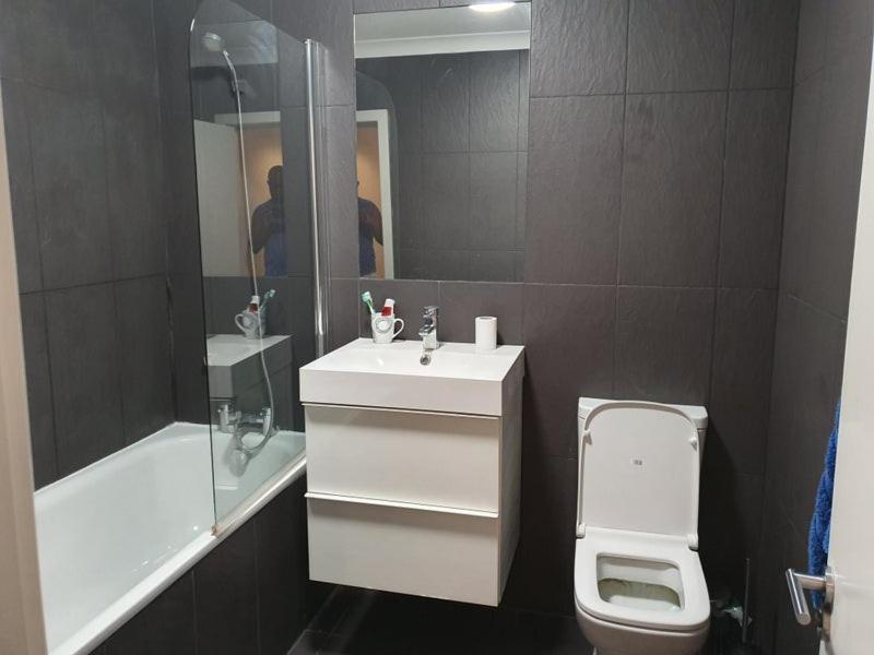 Double Room With Shared Bathroom London Kültér fotó