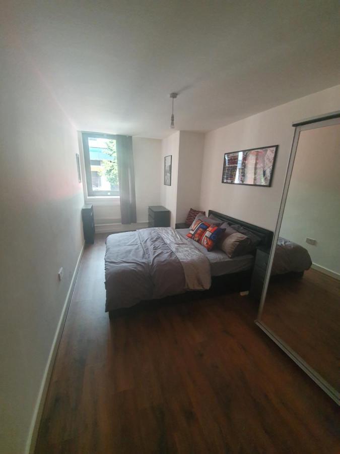 Double Room With Shared Bathroom London Kültér fotó